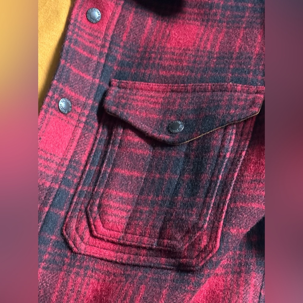 Men's Filson Mackinaw Wool Jac Shirt - Oxblood/Black size Small - Picture 3 of 8